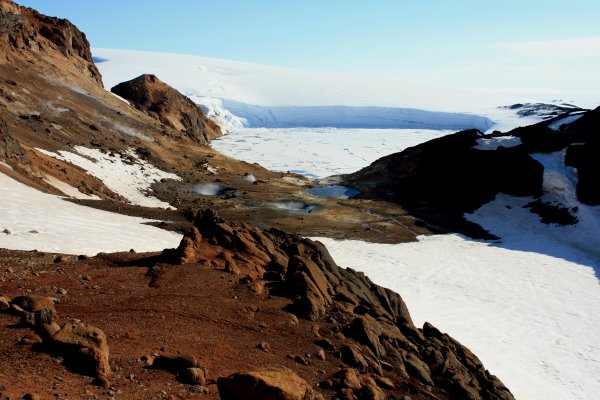 Horft yfir Kveradal í Kverkfjöllum í vorferð JÖRFÍ 2008